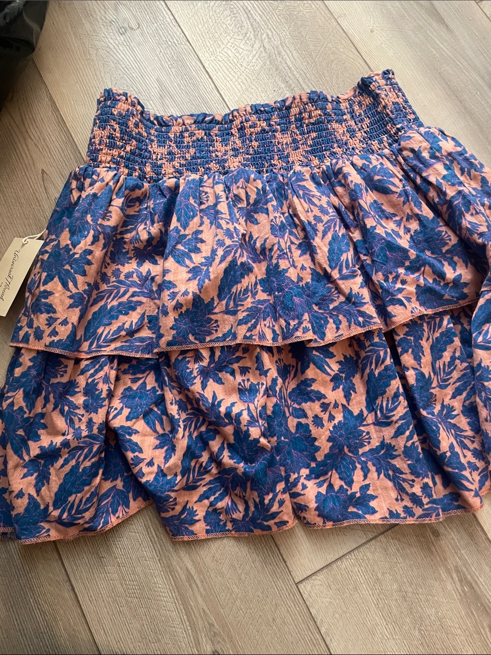 NWT universal thread skirt